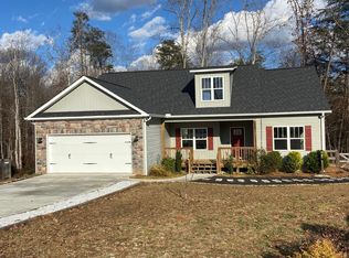 184 Haybrook Dr, Cleveland, GA 30528