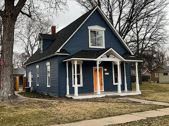 3rd image of 320 S Belford Ave