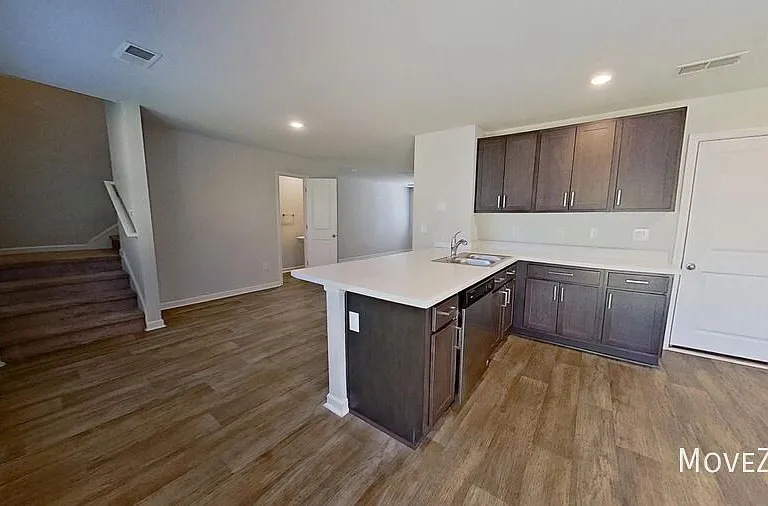 9319 Vineyard Grove Ln NE — Photo 19