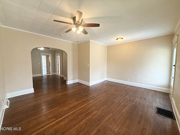 2nd image of 834 Dunwood Ct