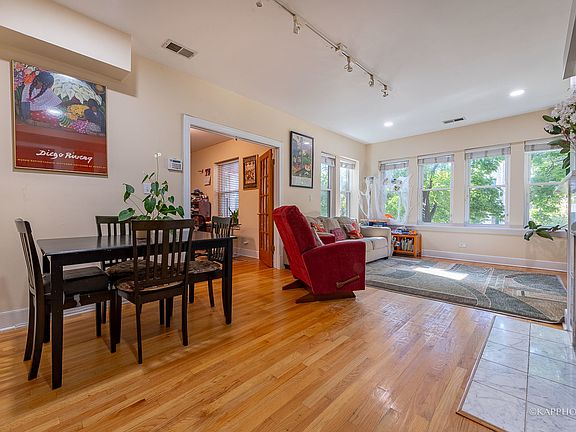 4th image of 4455 N Rockwell St APT 1