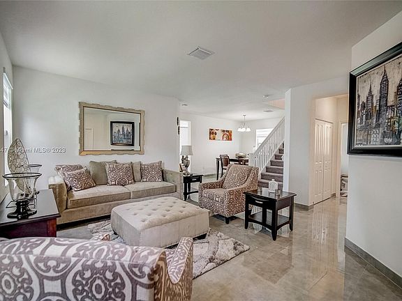 4th image of 2674 SE 13th Ct