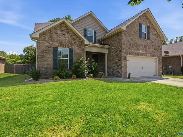 132 Summer Pointe Ln, Madison, AL 35757