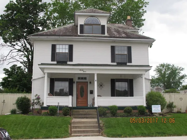 77 North St, Logan, OH 43138