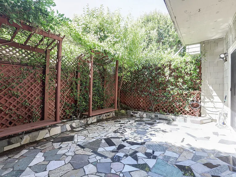 256 State St #9 — Photo 34