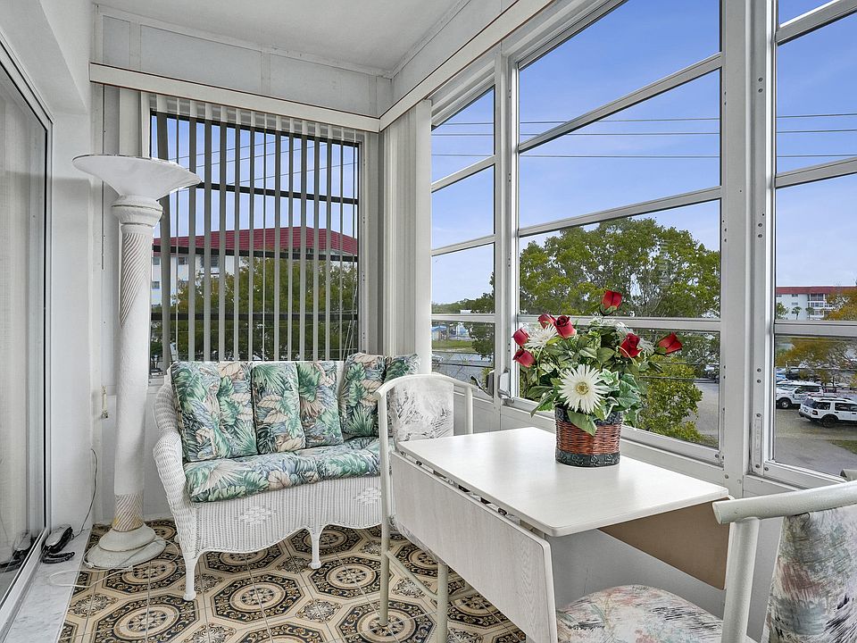 1st image of 4770 NW 21st Street #306
