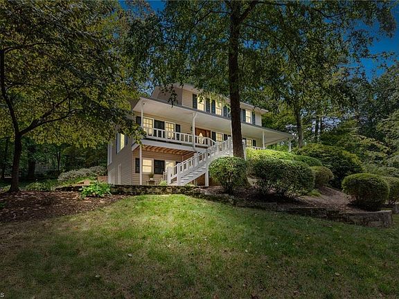 2nd image of 426 Lakewood Dr