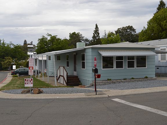 3rd image of 128 Marigold Ave