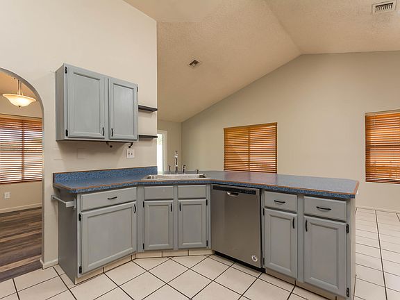 5th image of 8551 N Firethorn Ave