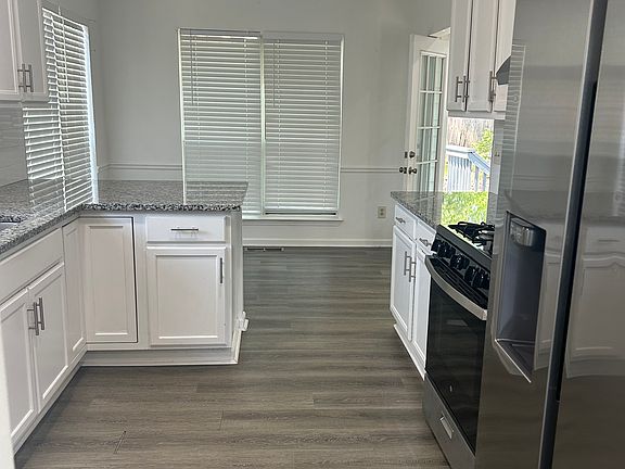 4th image of 2740 Treehouse Ln