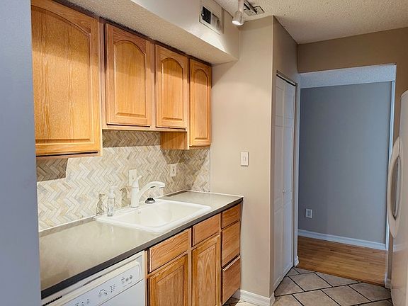 4th image of 8917 Wrenwood Ln