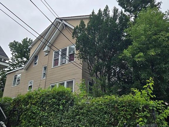 2nd image of 13 Fuller Pl