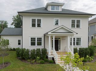 2739 Lorcom Ln, Arlington, VA 22207