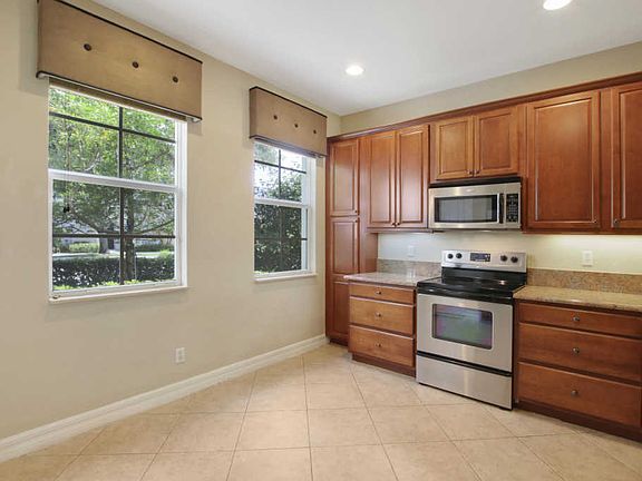 4th image of 765 Dakota Dr