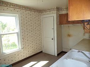 4th image of 328 Collingwood Ave