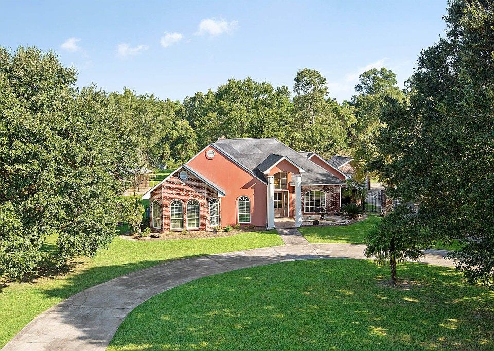 1st image of 8224 Beechwood Dr