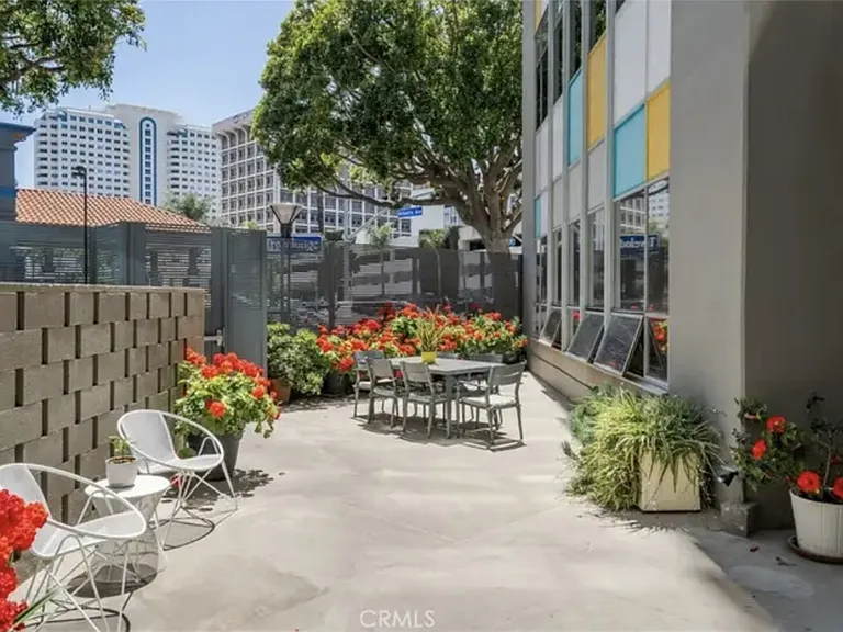 Atlantic Ave — Photo 16