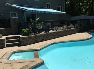 2 Fox Ct, Dumont, NJ 07628