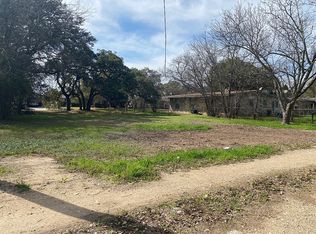 150 Rosewood Dr, Universal City, TX 78148