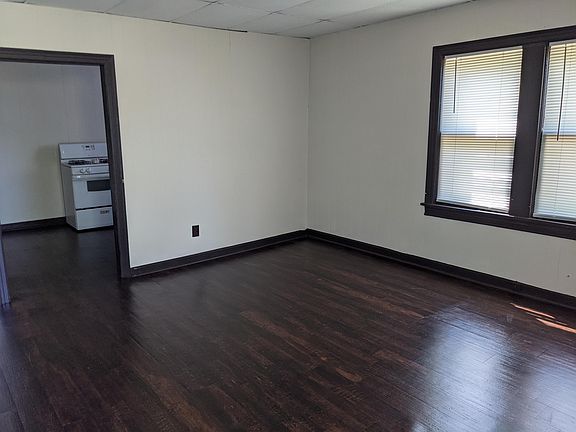 Living Room (photo 3)