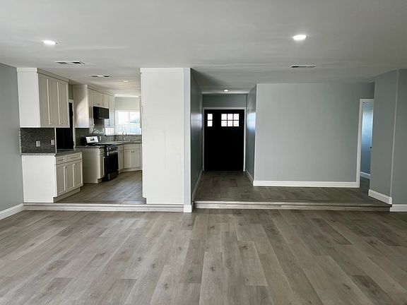 3rd image of 2531 W 225th Pl #A