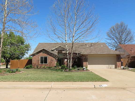 2nd image of 207 S Windsor Dr