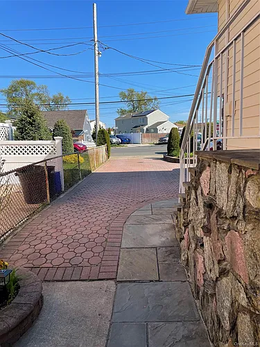 554 Long Beach Rd Photo 1