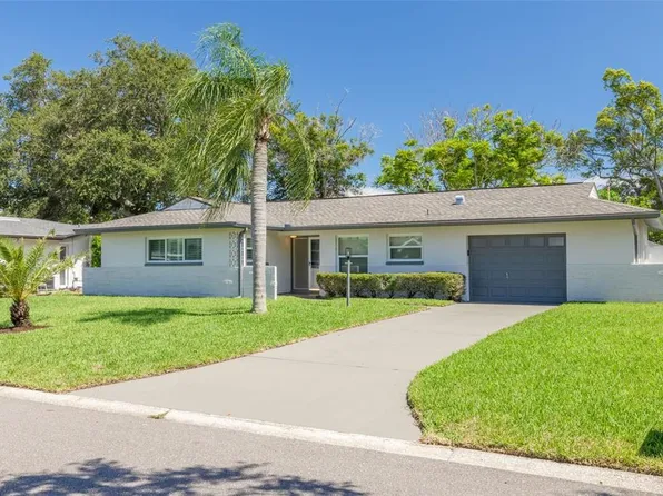 13776 Trinidad Dr, Seminole, FL 33776