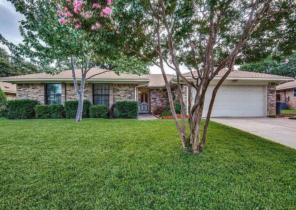 1st image of 301 Post Oak Dr