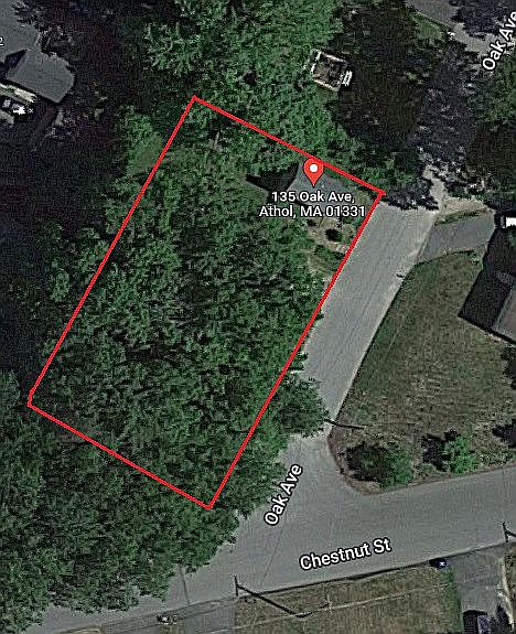 2nd image of 135 Oak Ave
