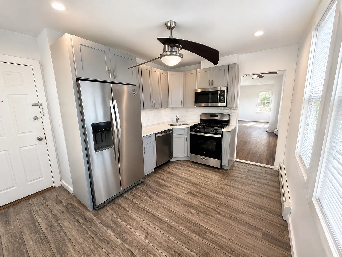 3 bed, $2,500 — Photo 2