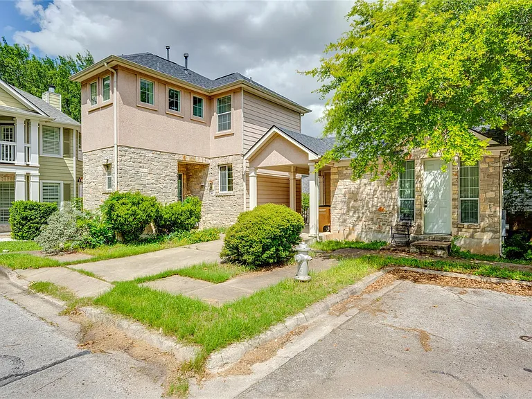 1802 Village Oak Ct — Photo 32