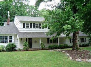 9 Beech Dr, Morris Plains, NJ 07950