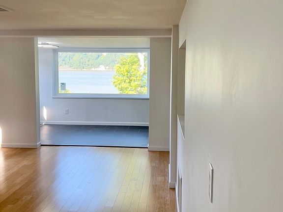 2nd image of 395 Warburton Ave #3