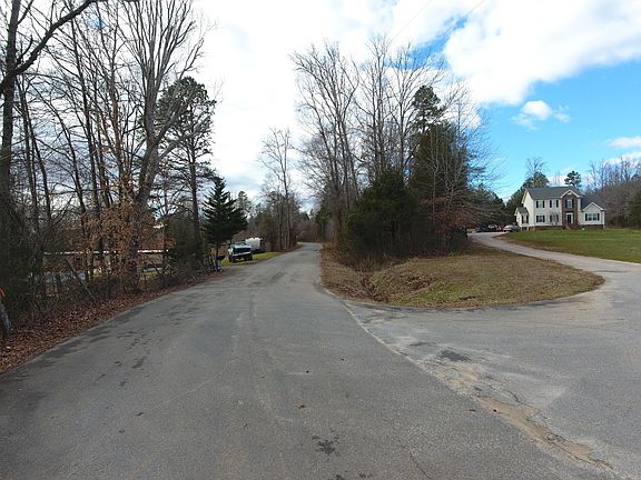 2nd image of 4808 Clarks Creek Cir