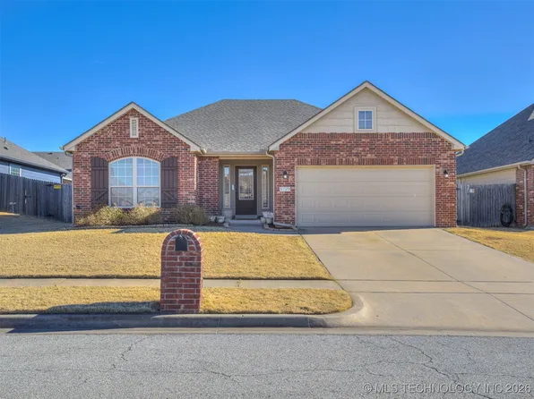 5129 S Skylane Dr W, Sand Springs, OK 74063