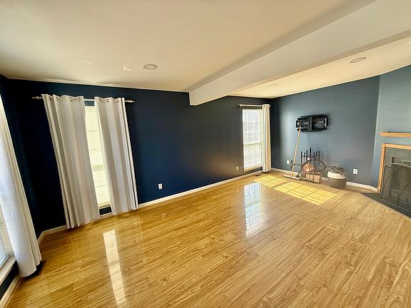 4th image of 126 Village Dr