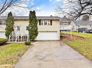 99 Orchard LANE, Mount Horeb, WI 53572