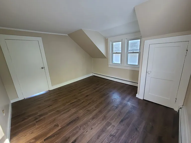9 Stanley Ave — Photo 12