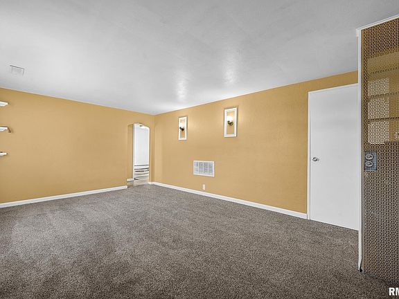 4th image of 1418 Loretta St