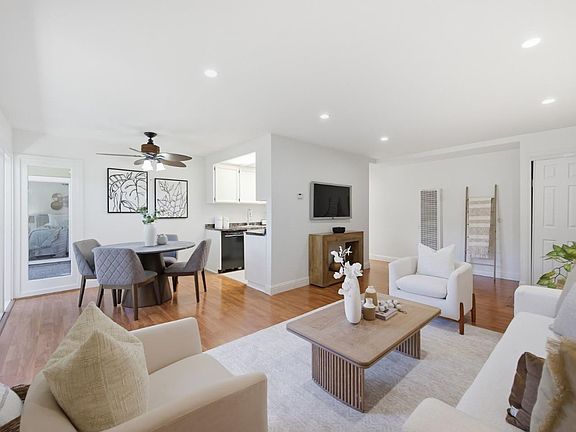 4th image of 280 Easy St APT 209