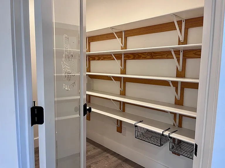 107 Mountain View Dr — Photo 5