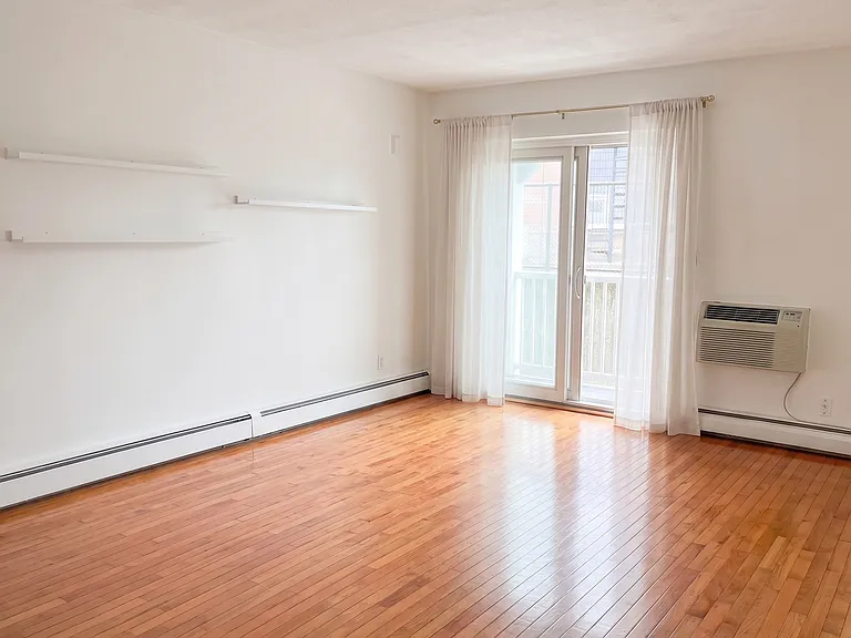 205 Independence Ave #121 — Photo 2