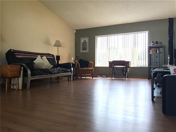 4th image of 934 Kentucky Woods Ln E