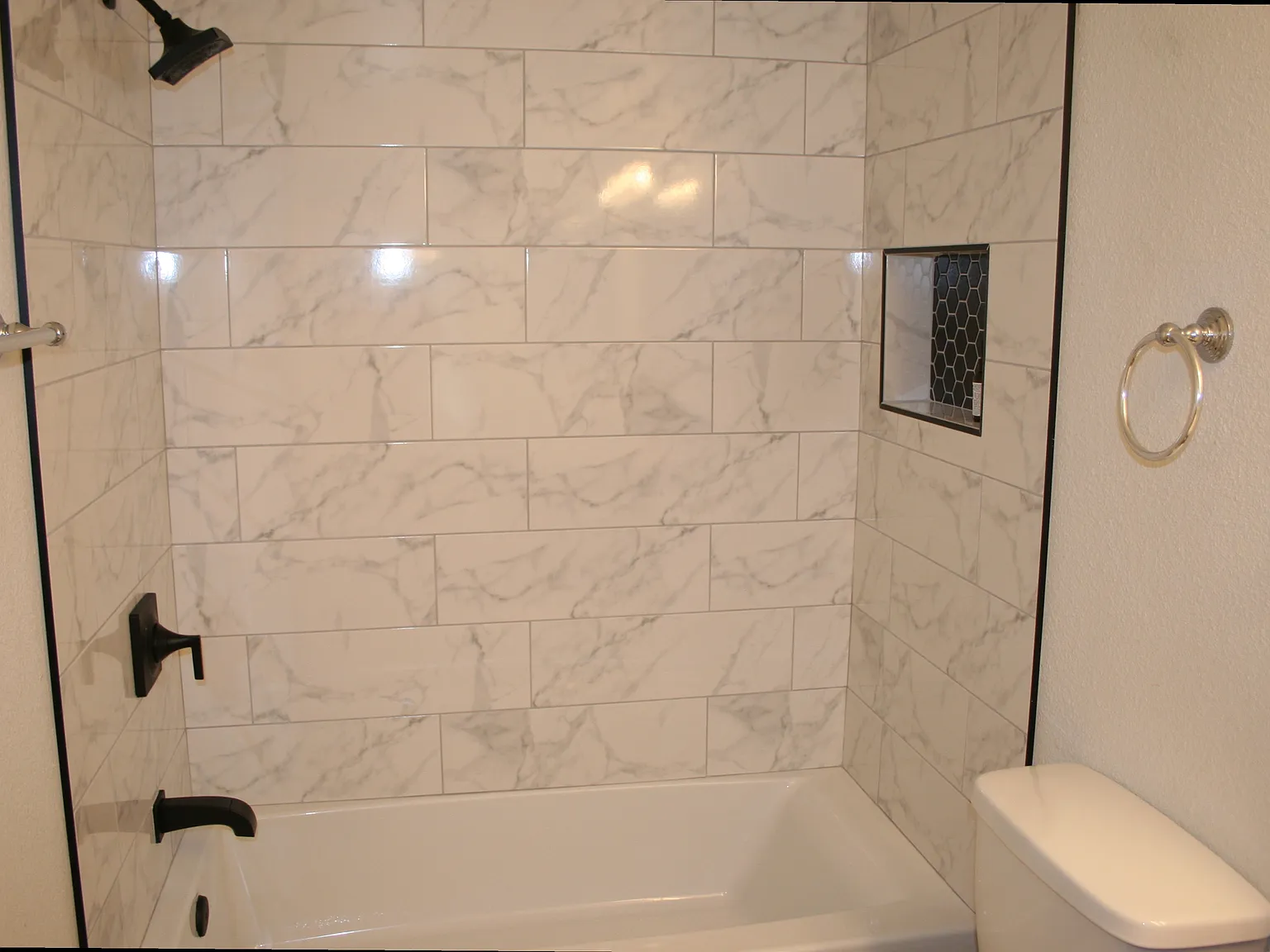 2 bed, 933 sqft, $1,550 — Photo 3