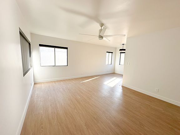 5th image of 1038 10th St APT 6