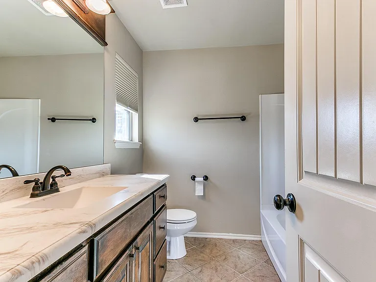 2716 NW 189th St — Photo 33