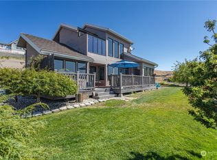 48 Knowles Heights Ln, Wenatchee, WA 98801