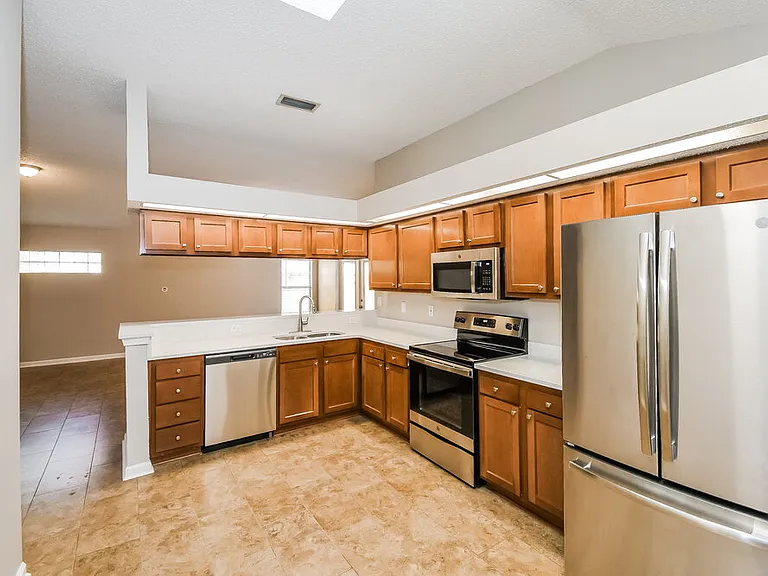 1141 Brookwood Bluff Rd E — Photo 9