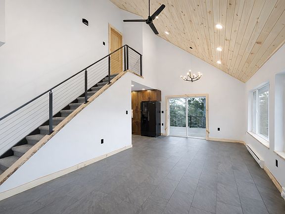 3rd image of 231 Rosebud Rd #A